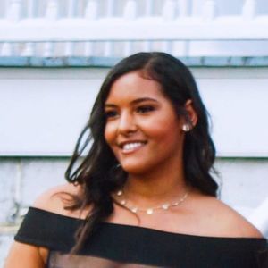 Meet your Posher, Fatima